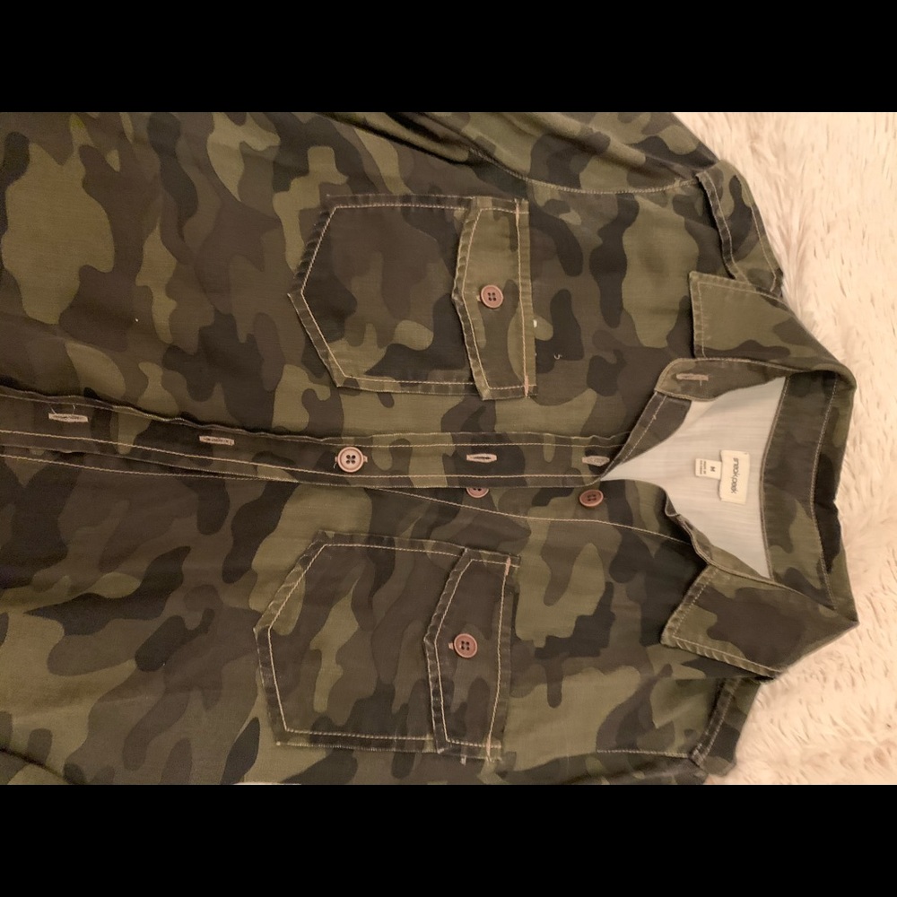 Sneek peek camo button down shirt